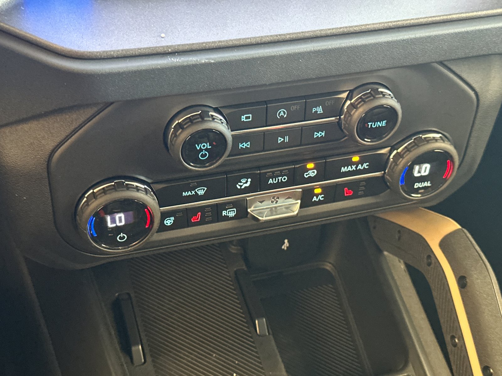 New 2026 Marsh Gray Ford Badlands® image 20