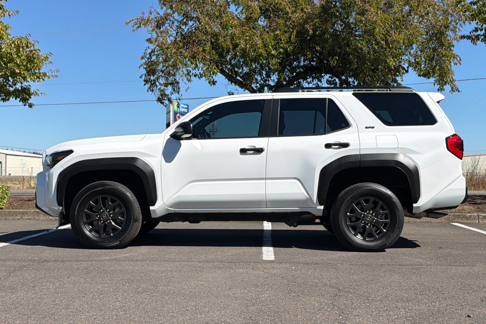 Used 2025 White Toyota SR5 image 7