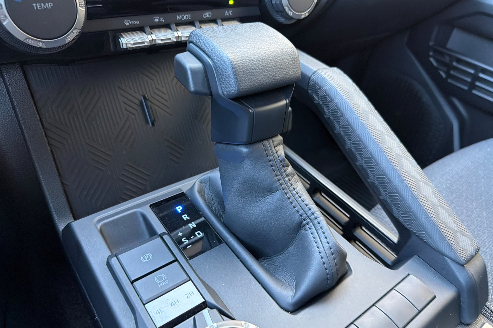 Used 2025 White Toyota SR5 image 21
