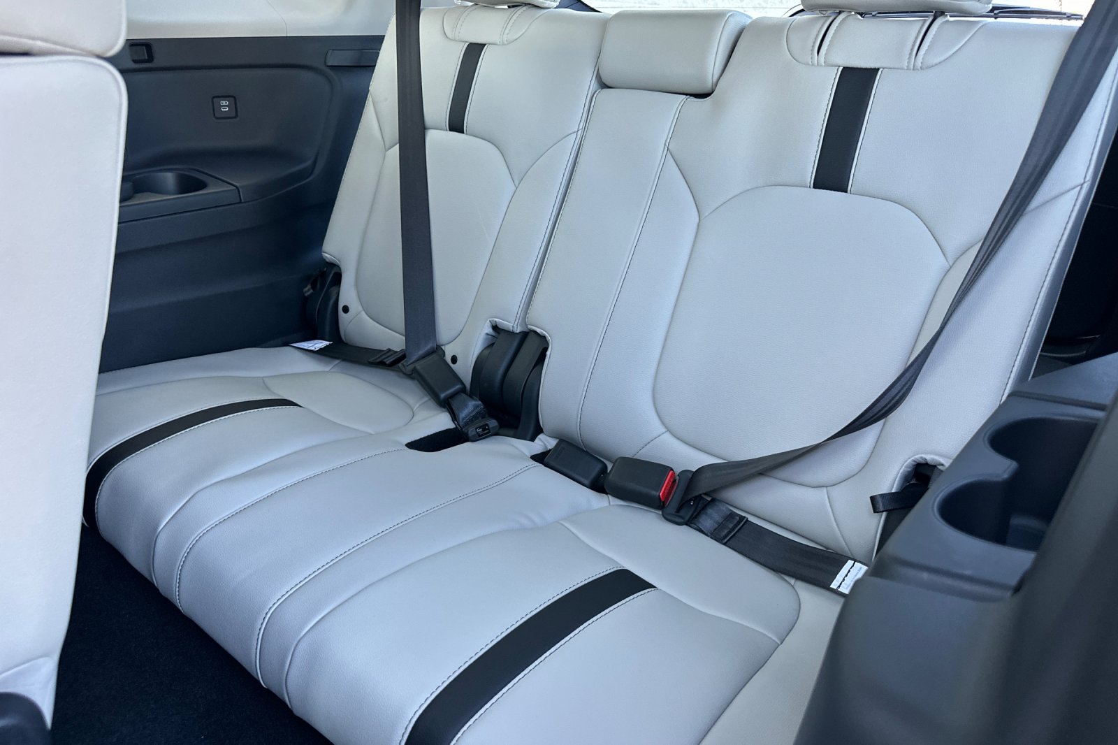 New 2026 Platinum White Pearl Honda Touring image 16