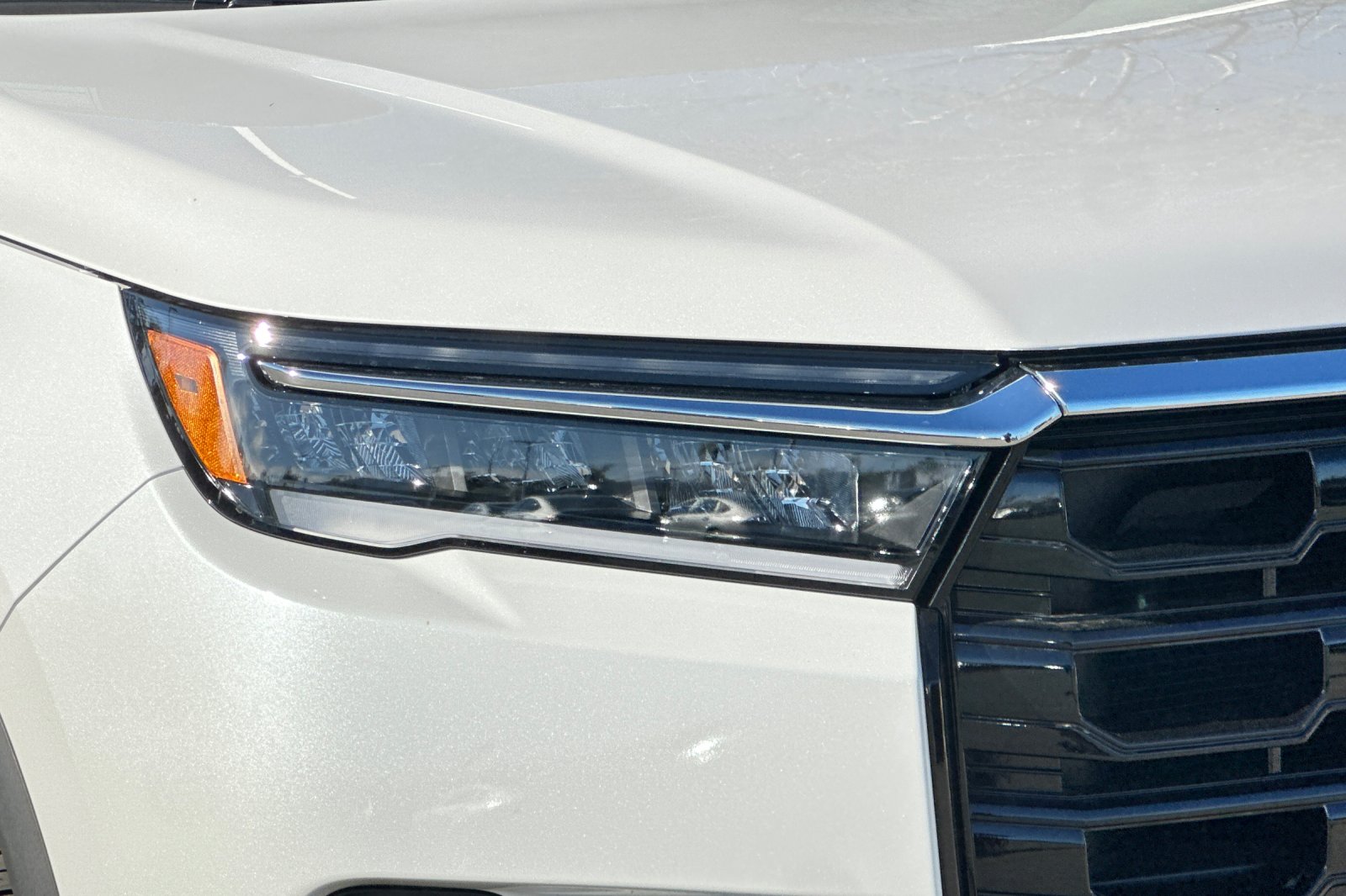 New 2026 Platinum White Pearl Honda Touring image 33