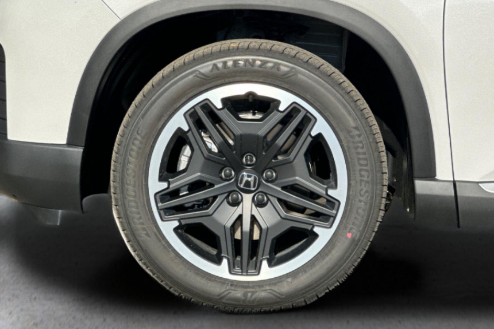 New 2026 Platinum White Pearl Honda Touring image 35