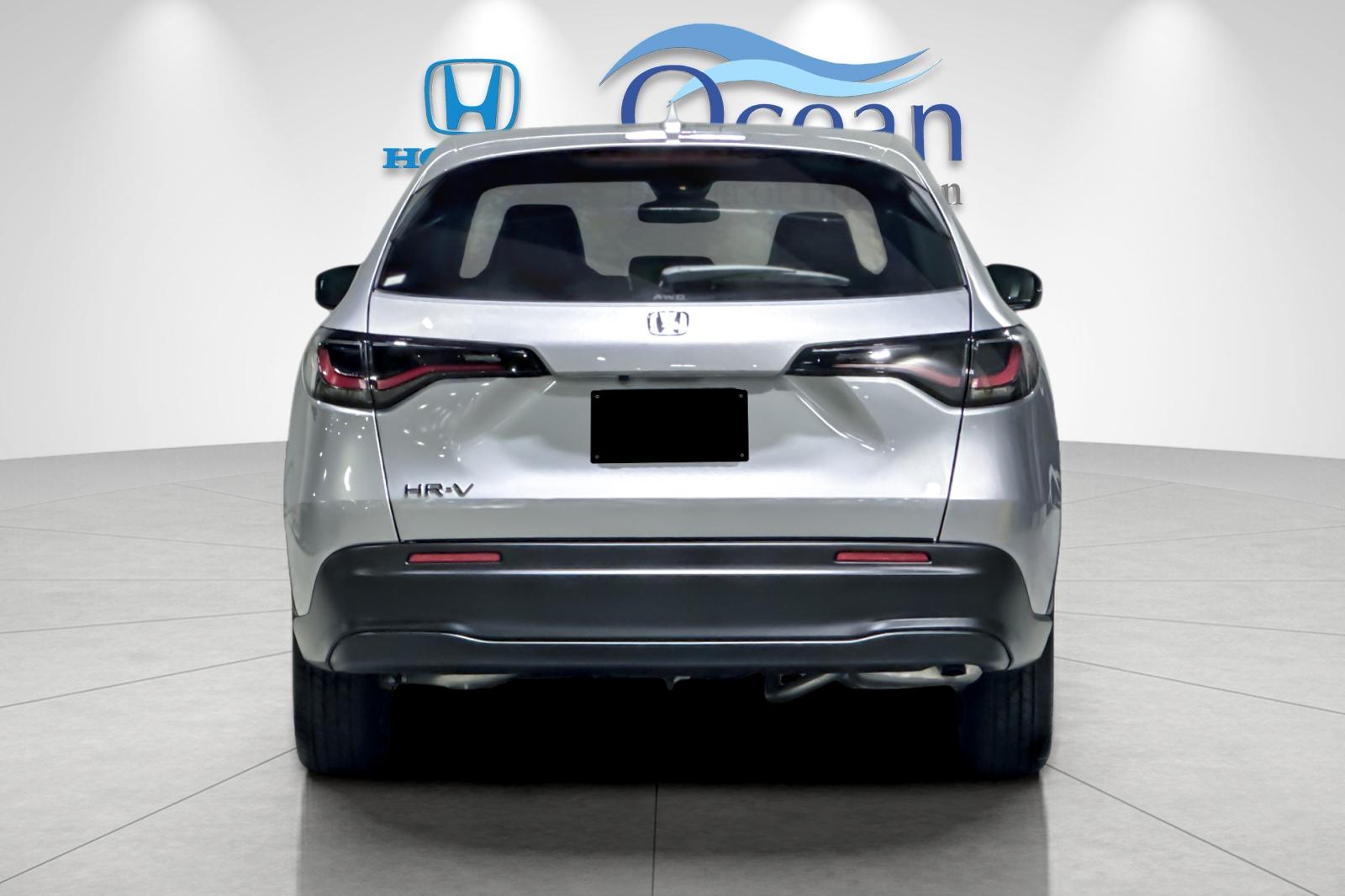 New 2027 Platinum White Pearl Honda LX image 4