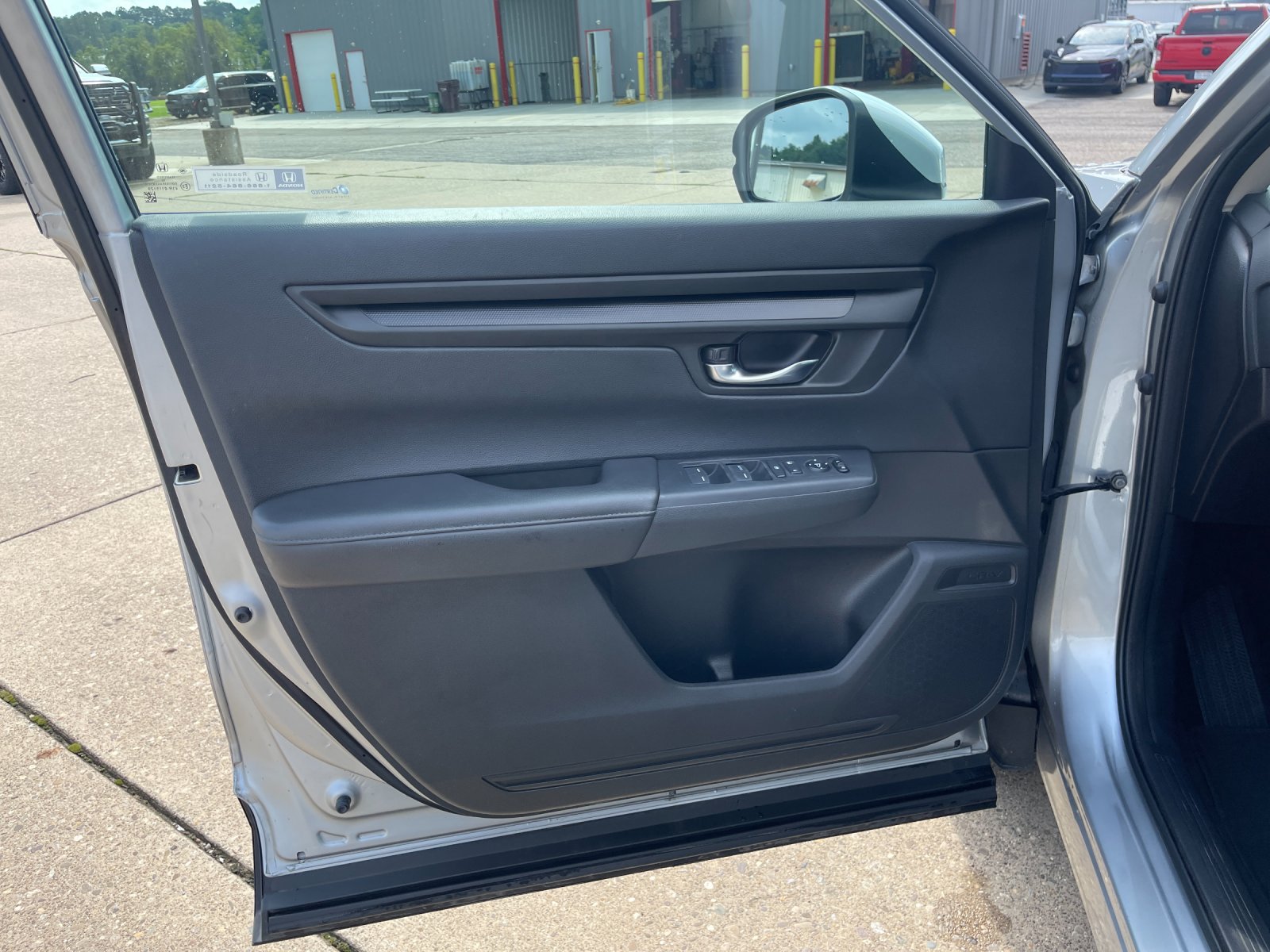 Used 2025  Honda LX image 11
