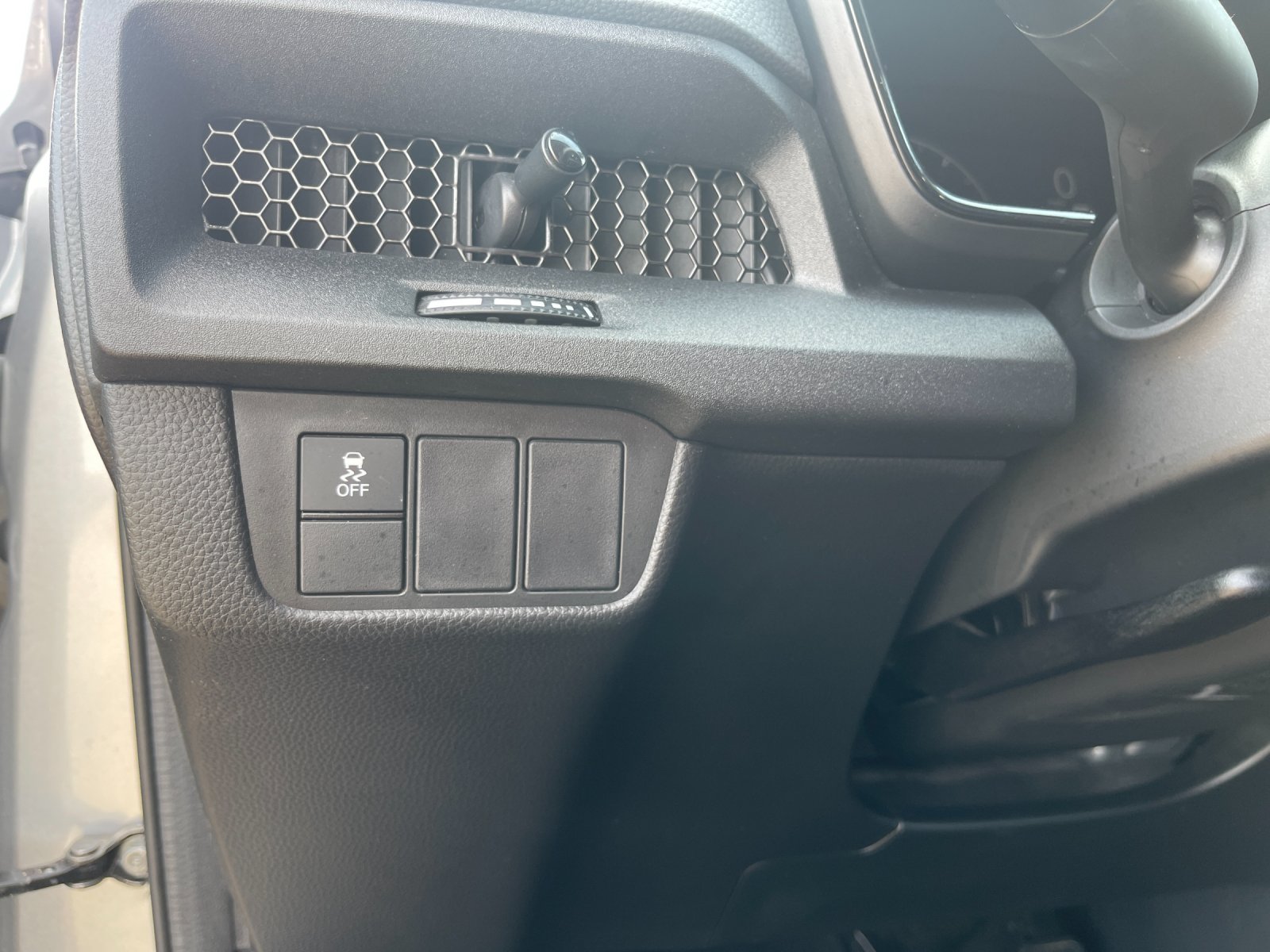 Used 2025  Honda LX image 30