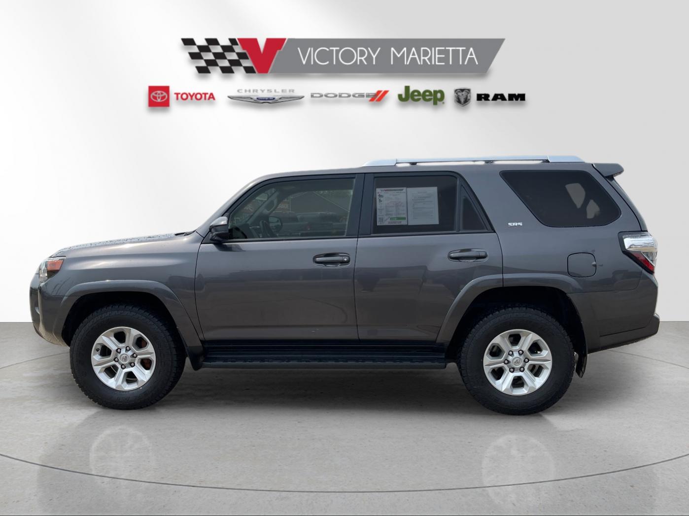 Used 2016 Magnetic Gray Metallic Toyota SR5 image 2