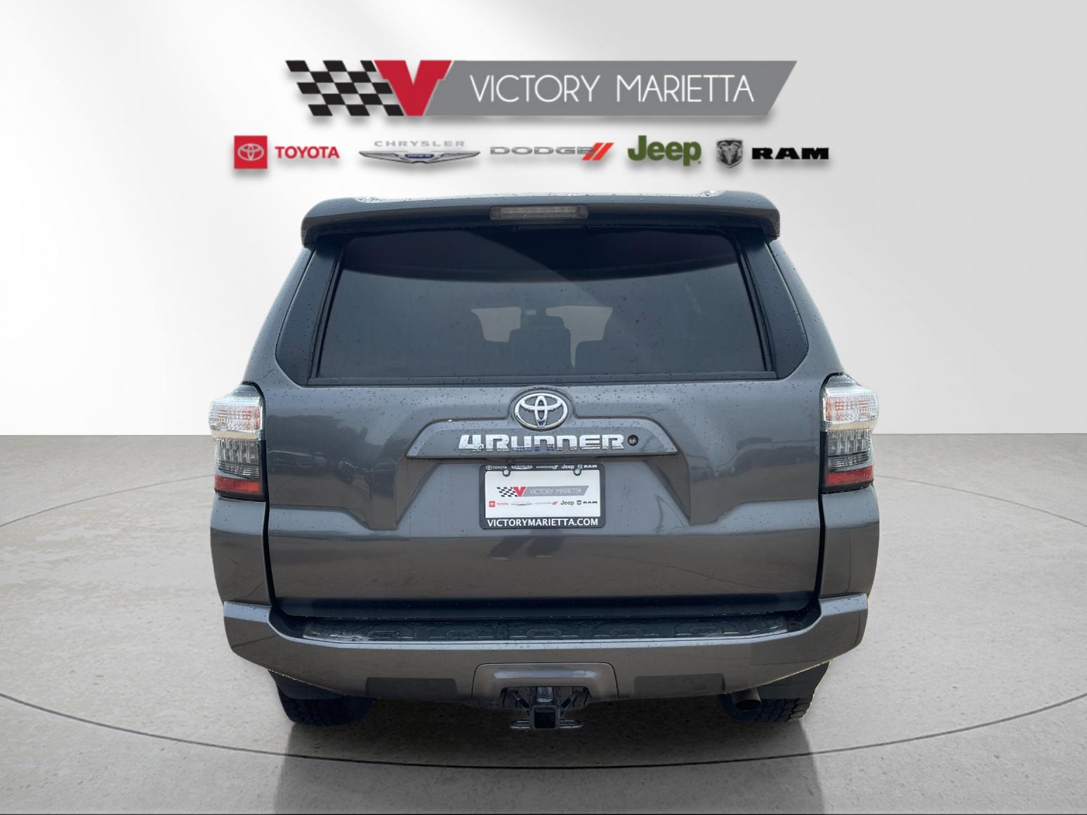 Used 2016 Magnetic Gray Metallic Toyota SR5 image 4
