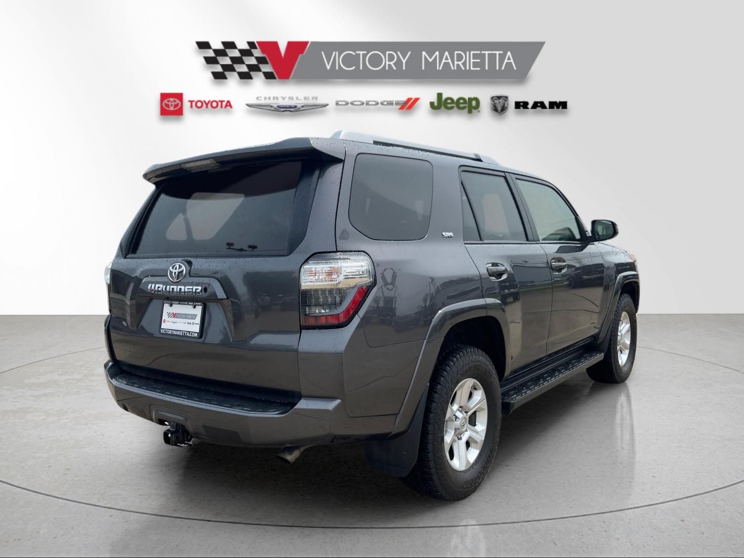 Used 2016 Magnetic Gray Metallic Toyota SR5 image 5