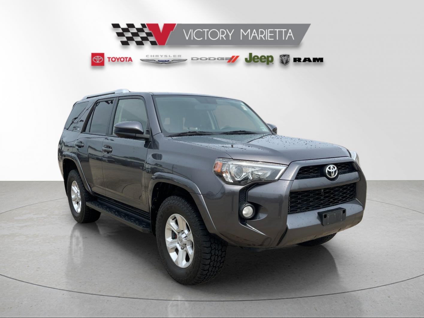 Used 2016 Magnetic Gray Metallic Toyota SR5 image 7