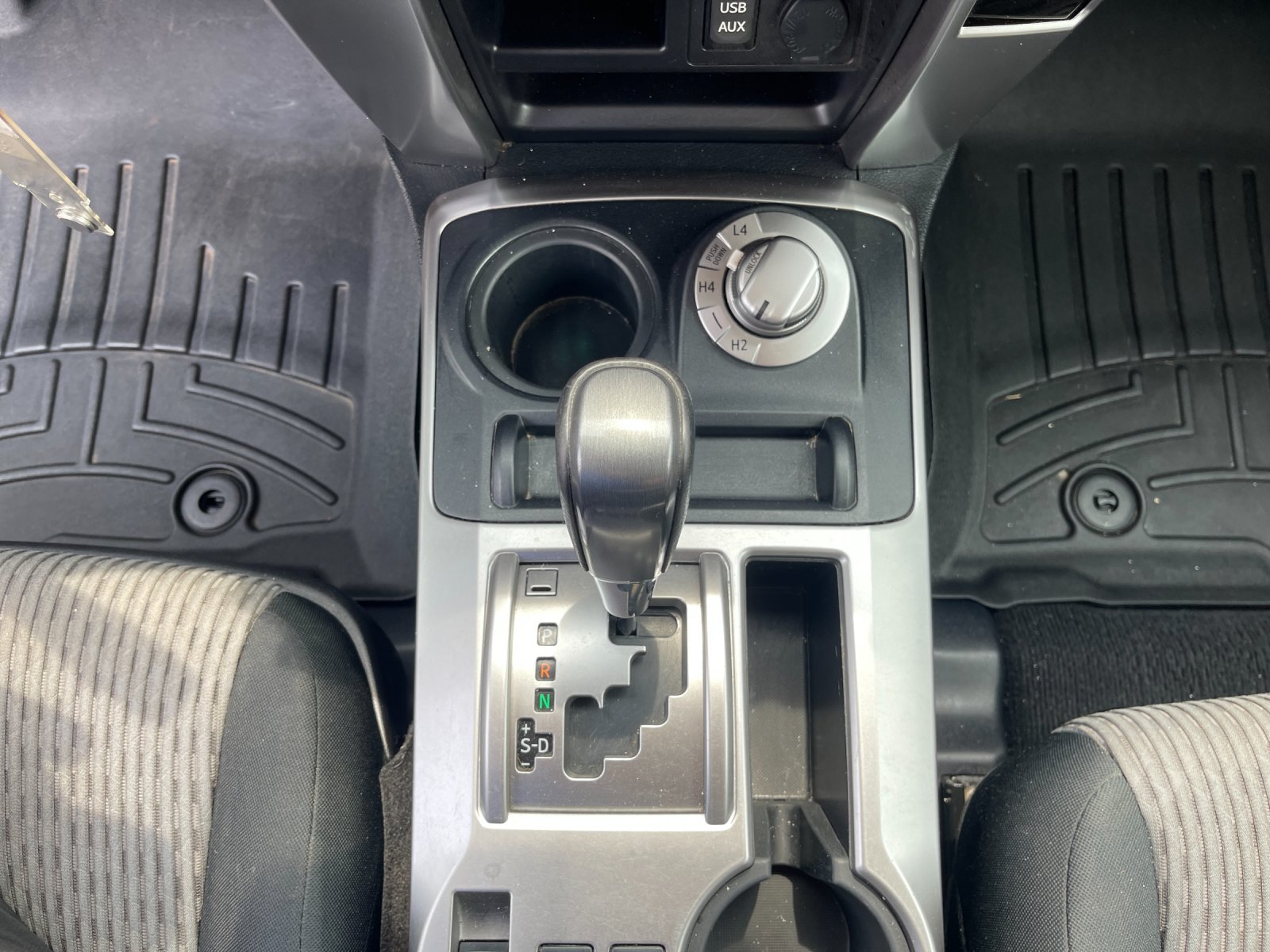 Used 2016 Magnetic Gray Metallic Toyota SR5 image 23
