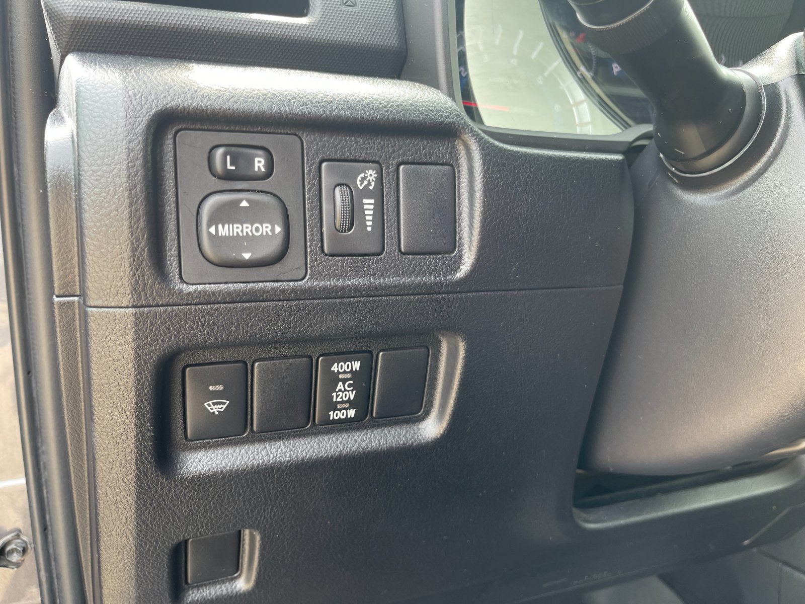 Used 2016 Magnetic Gray Metallic Toyota SR5 image 29
