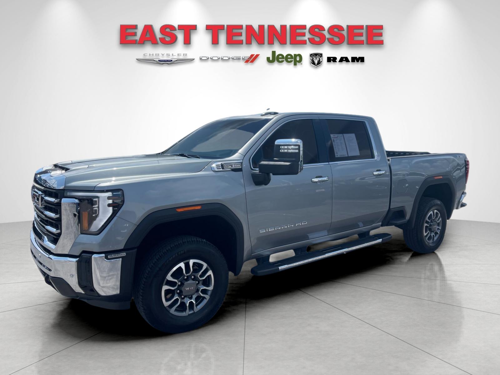Used 2024 Silver GMC SLT image 7