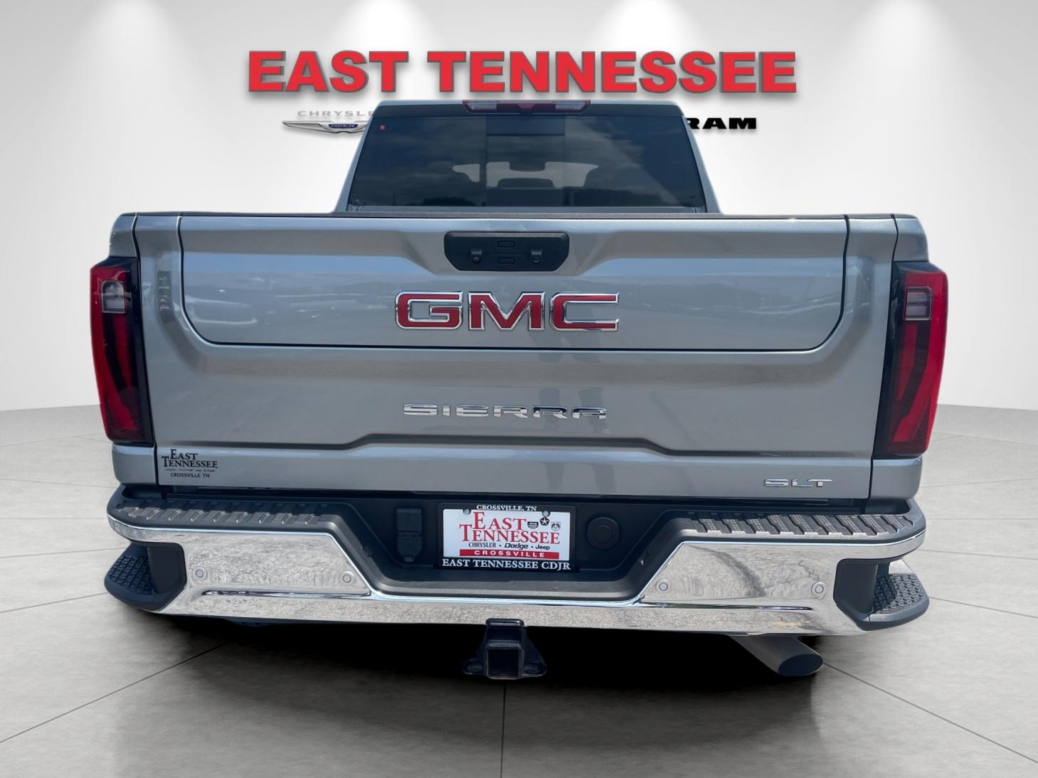 Used 2024 Silver GMC SLT image 4