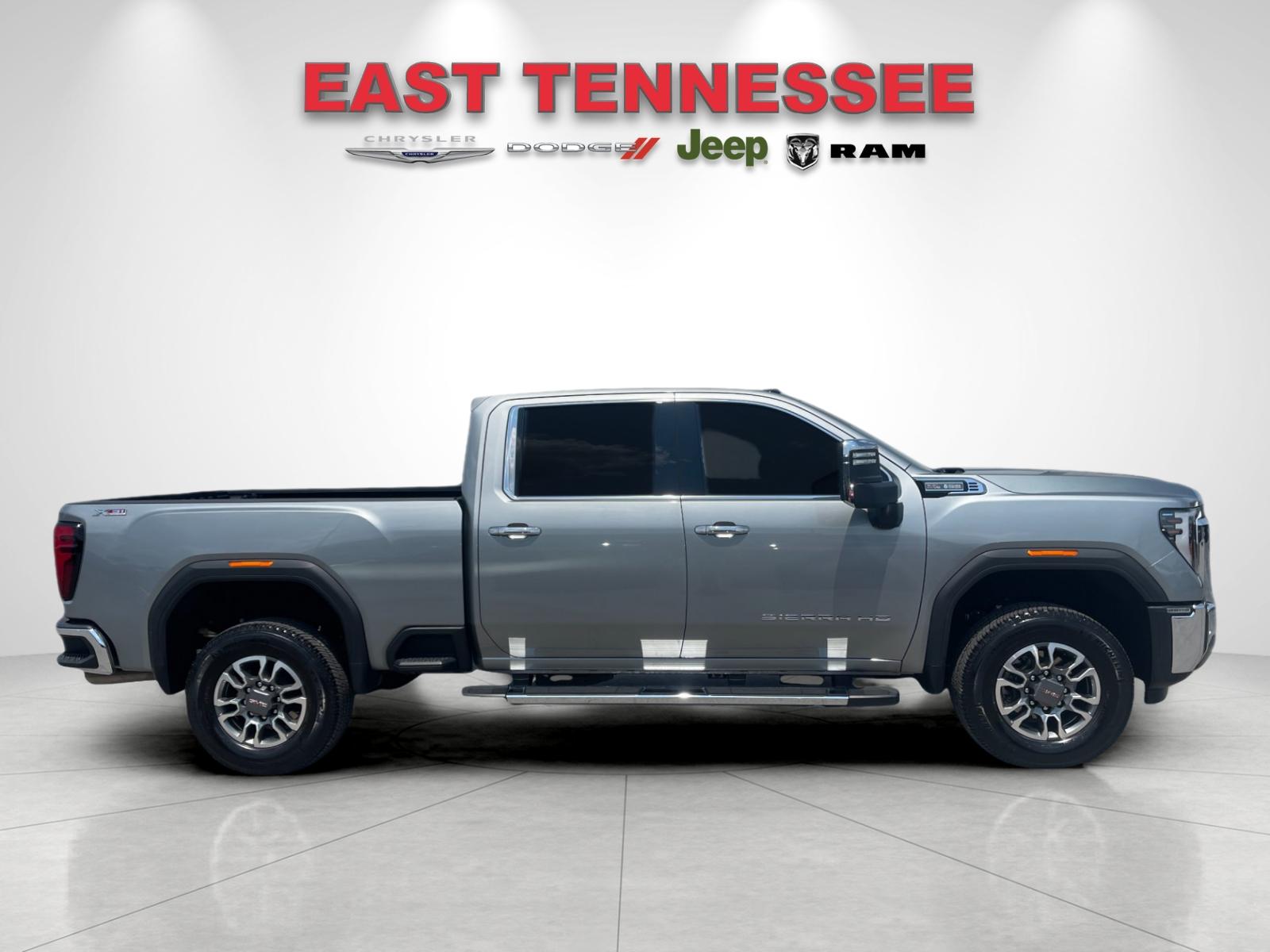 Used 2024 Silver GMC SLT image 2