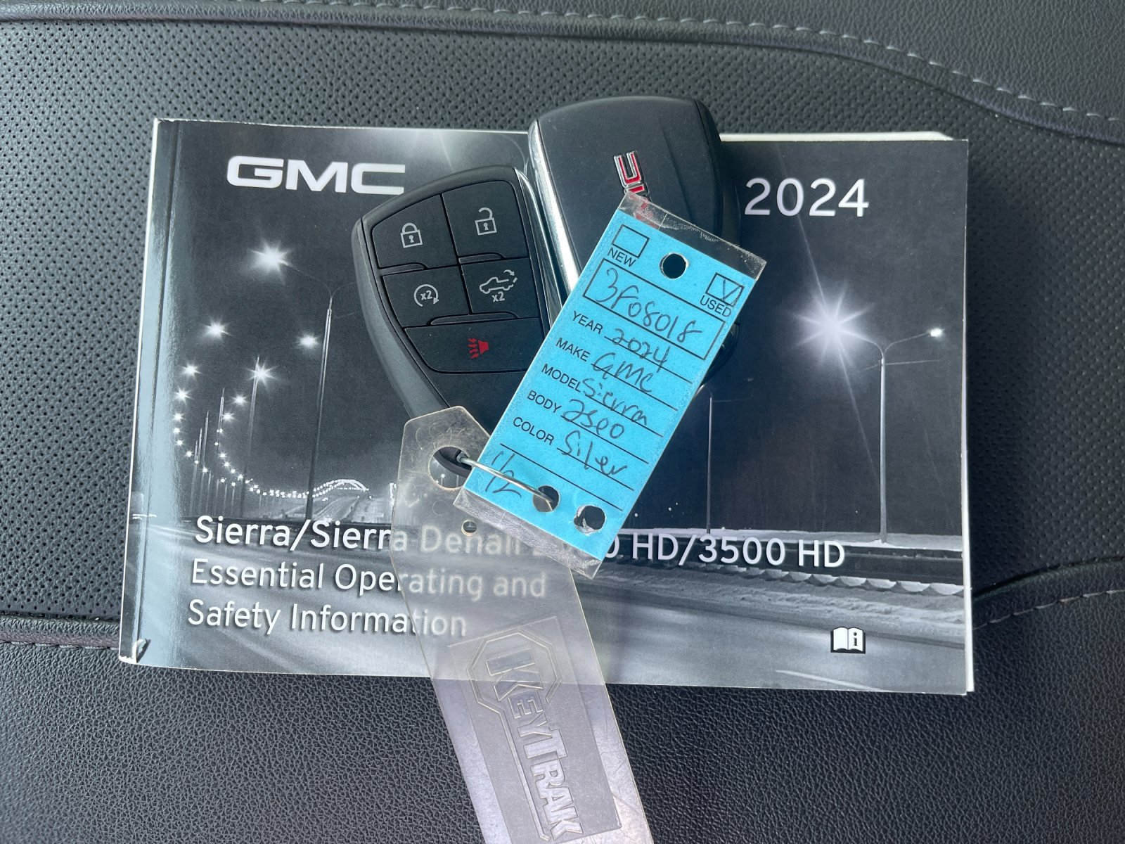 Used 2024 Silver GMC SLT image 10