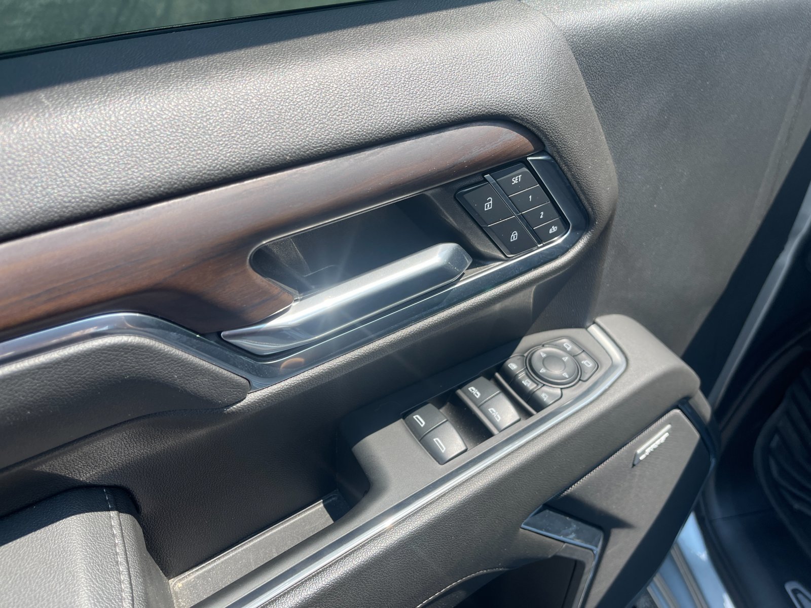 Used 2024 Silver GMC SLT image 13
