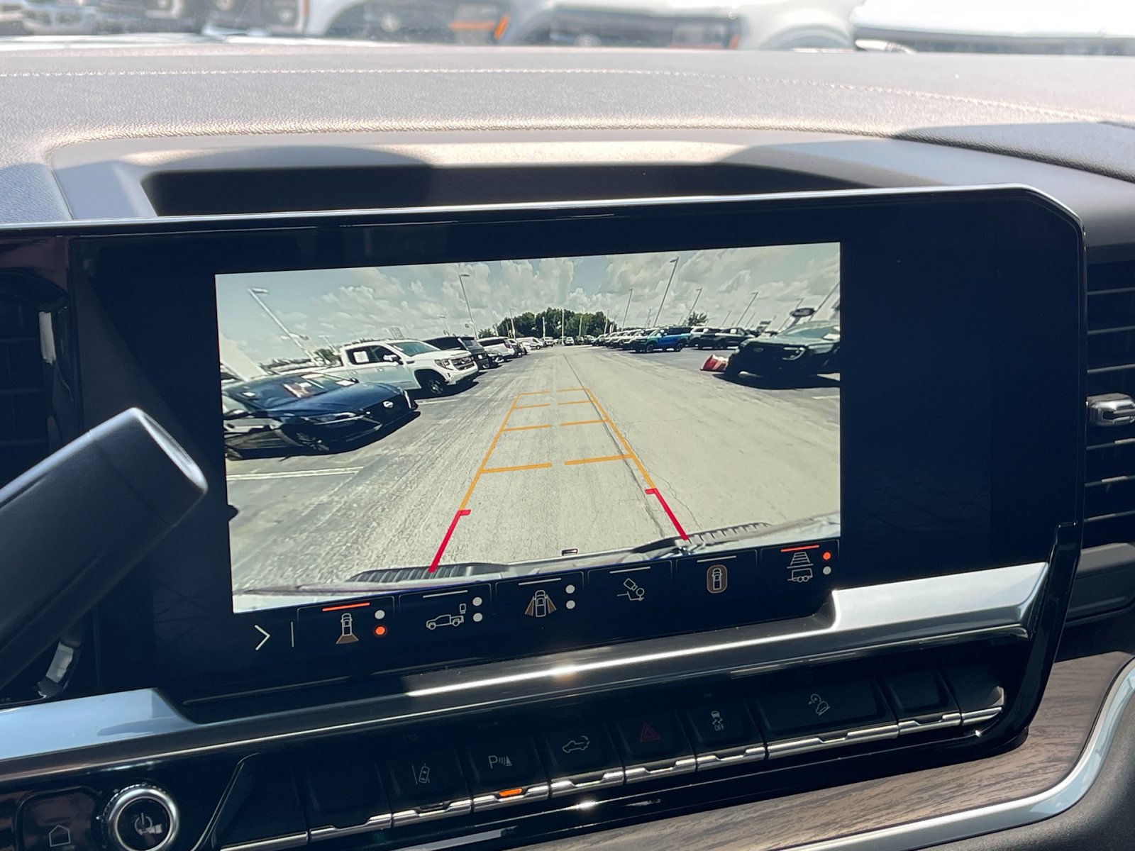 Used 2024 Silver GMC SLT image 20
