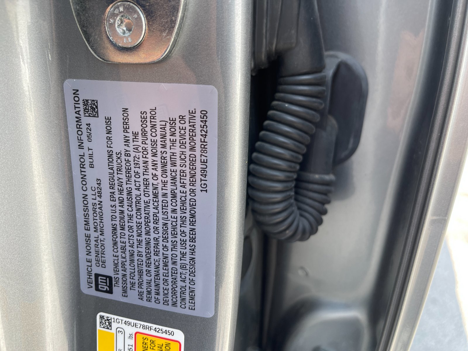 Used 2024 Silver GMC SLT image 31