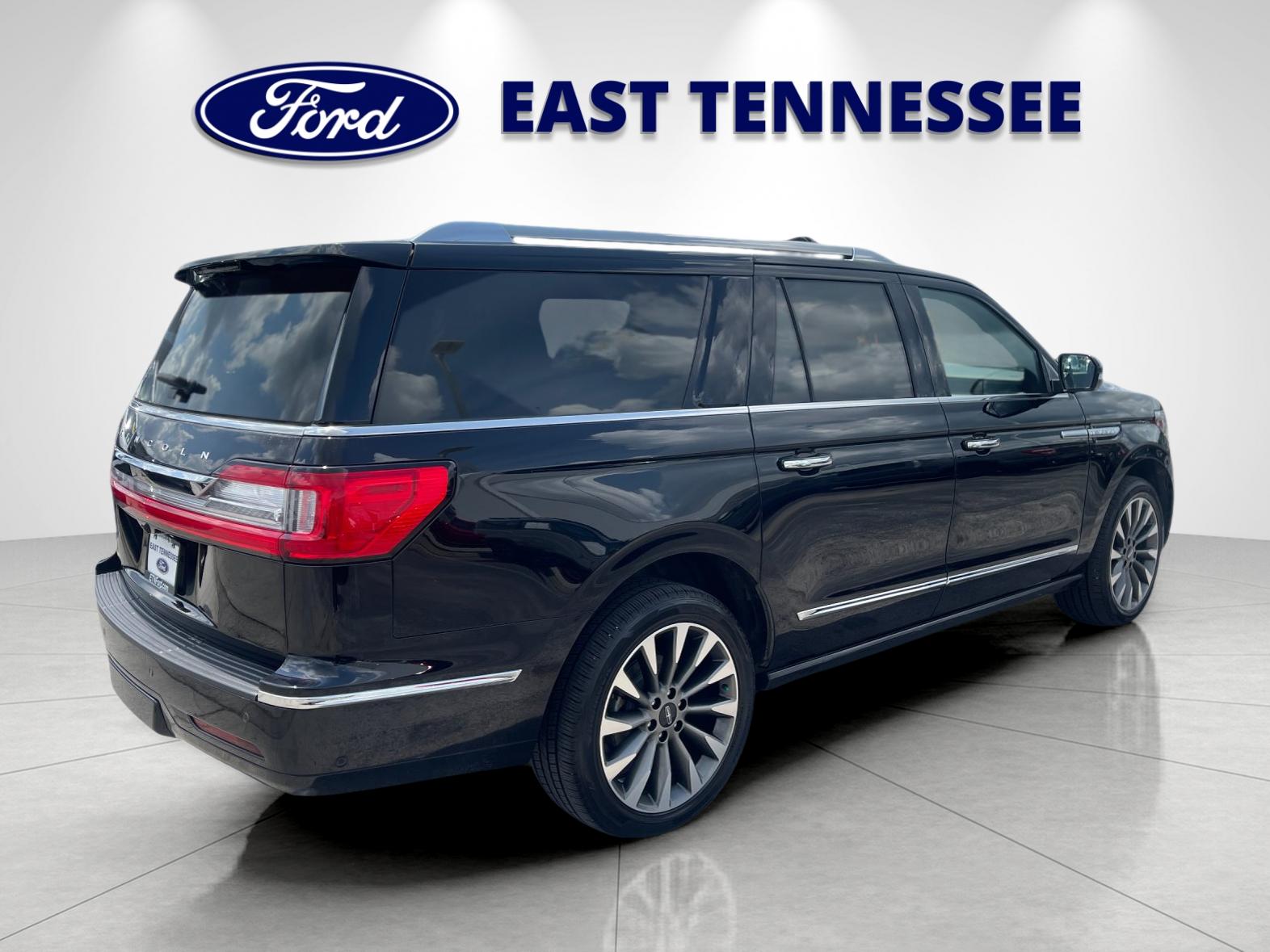 Used 2019 Black Lincoln Reserve image 3