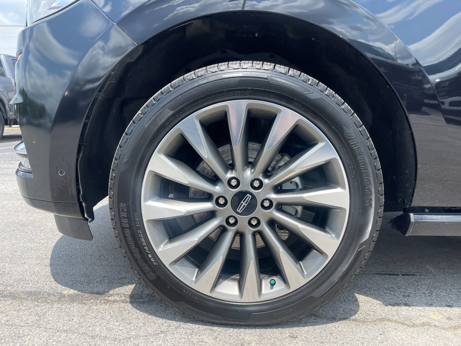 Used 2019 Black Lincoln Reserve image 34