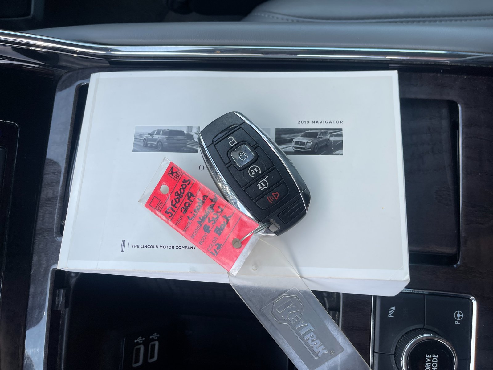 Used 2019 Black Lincoln Reserve image 10