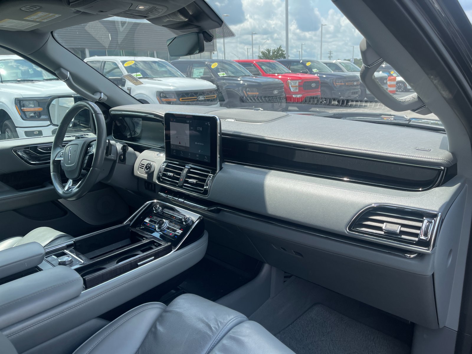 Used 2019 Black Lincoln Reserve image 19