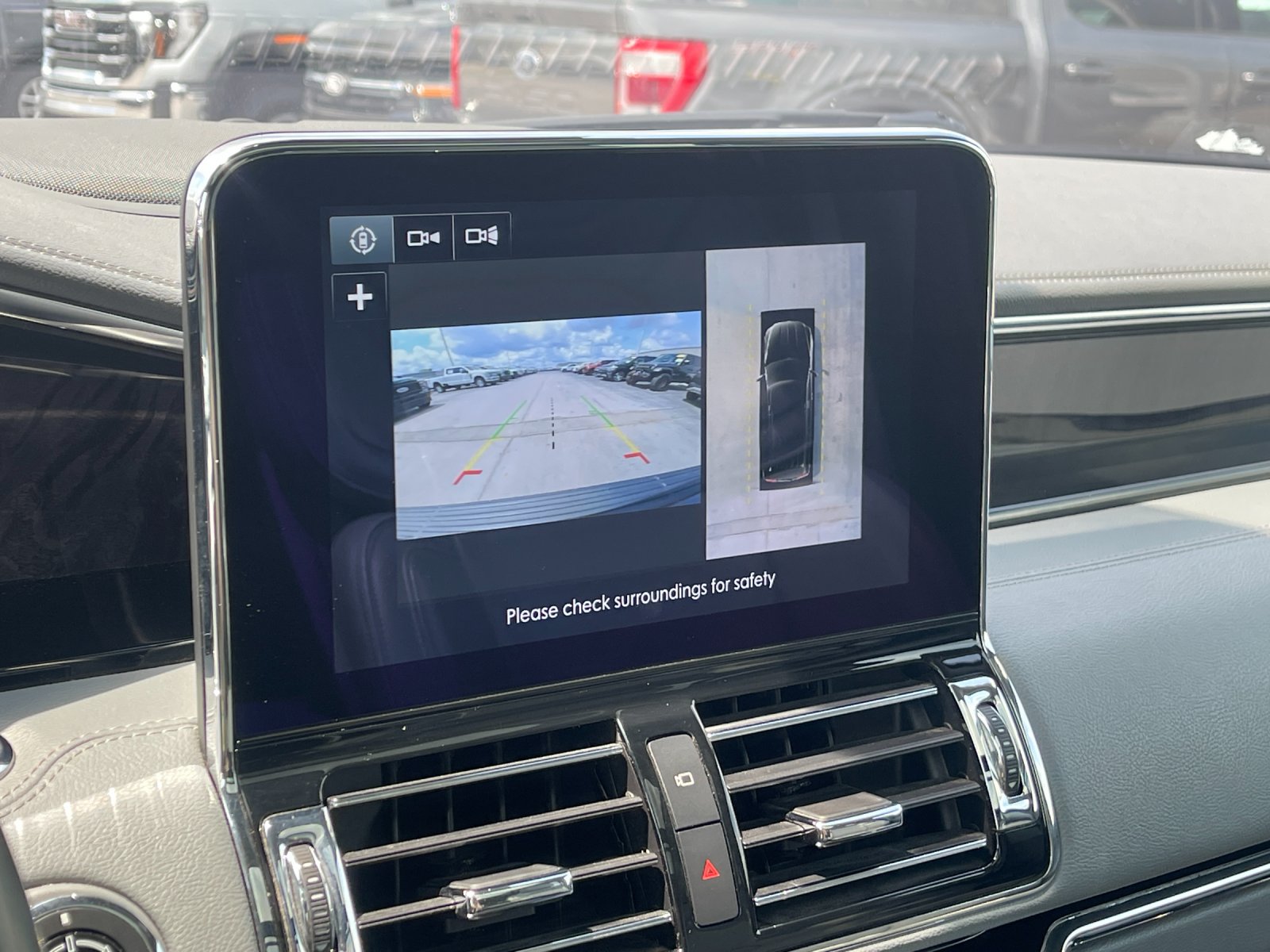 Used 2019 Black Lincoln Reserve image 24