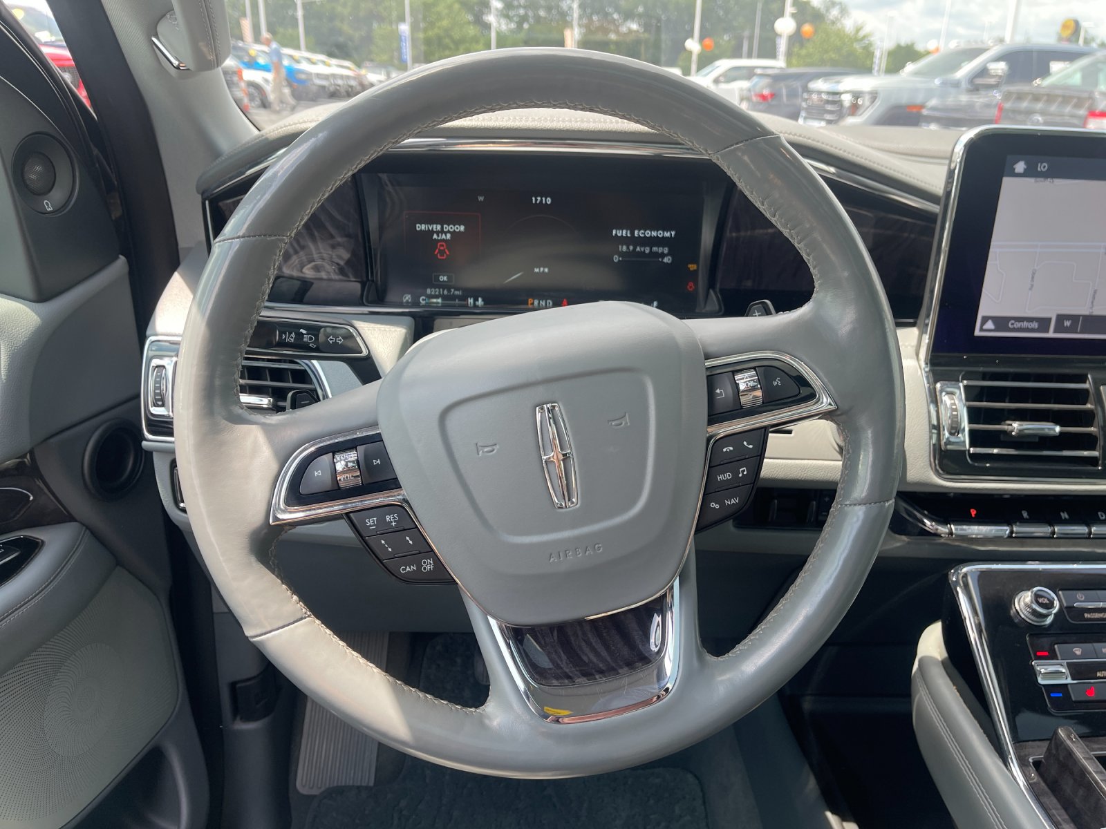 Used 2019 Black Lincoln Reserve image 28