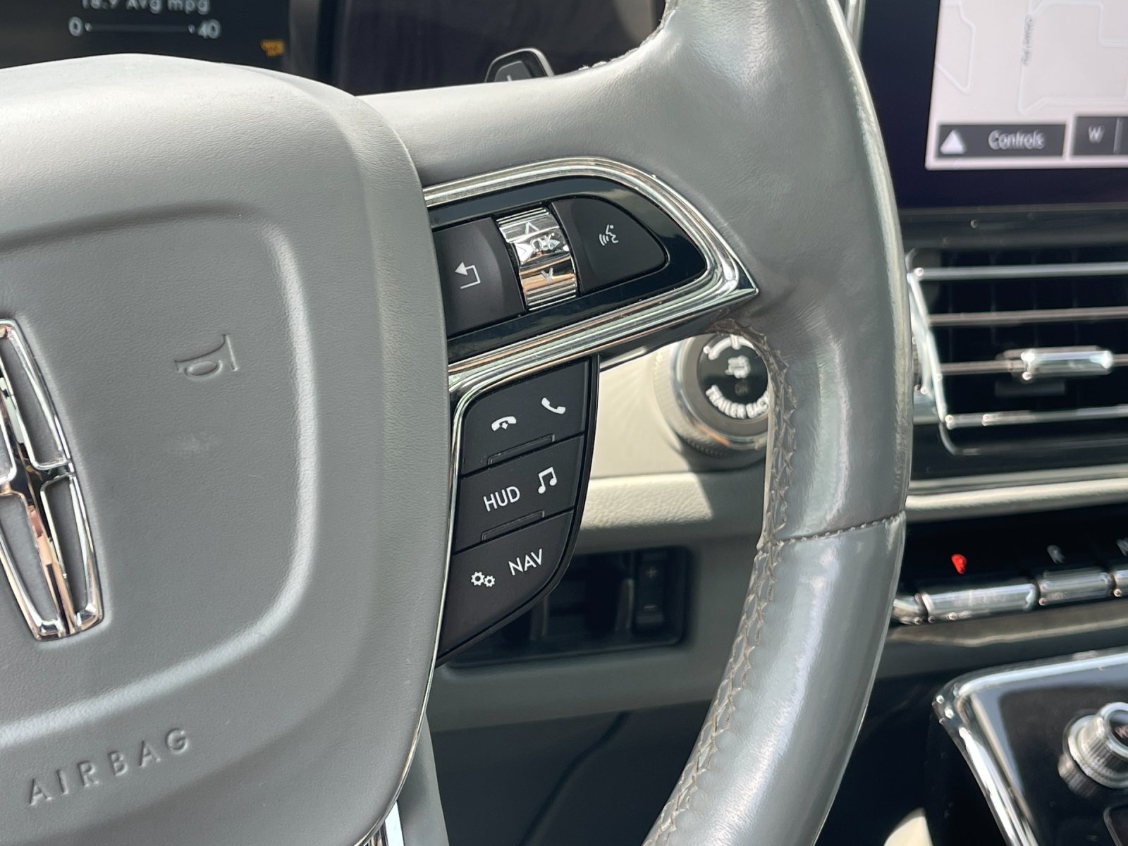 Used 2019 Black Lincoln Reserve image 30