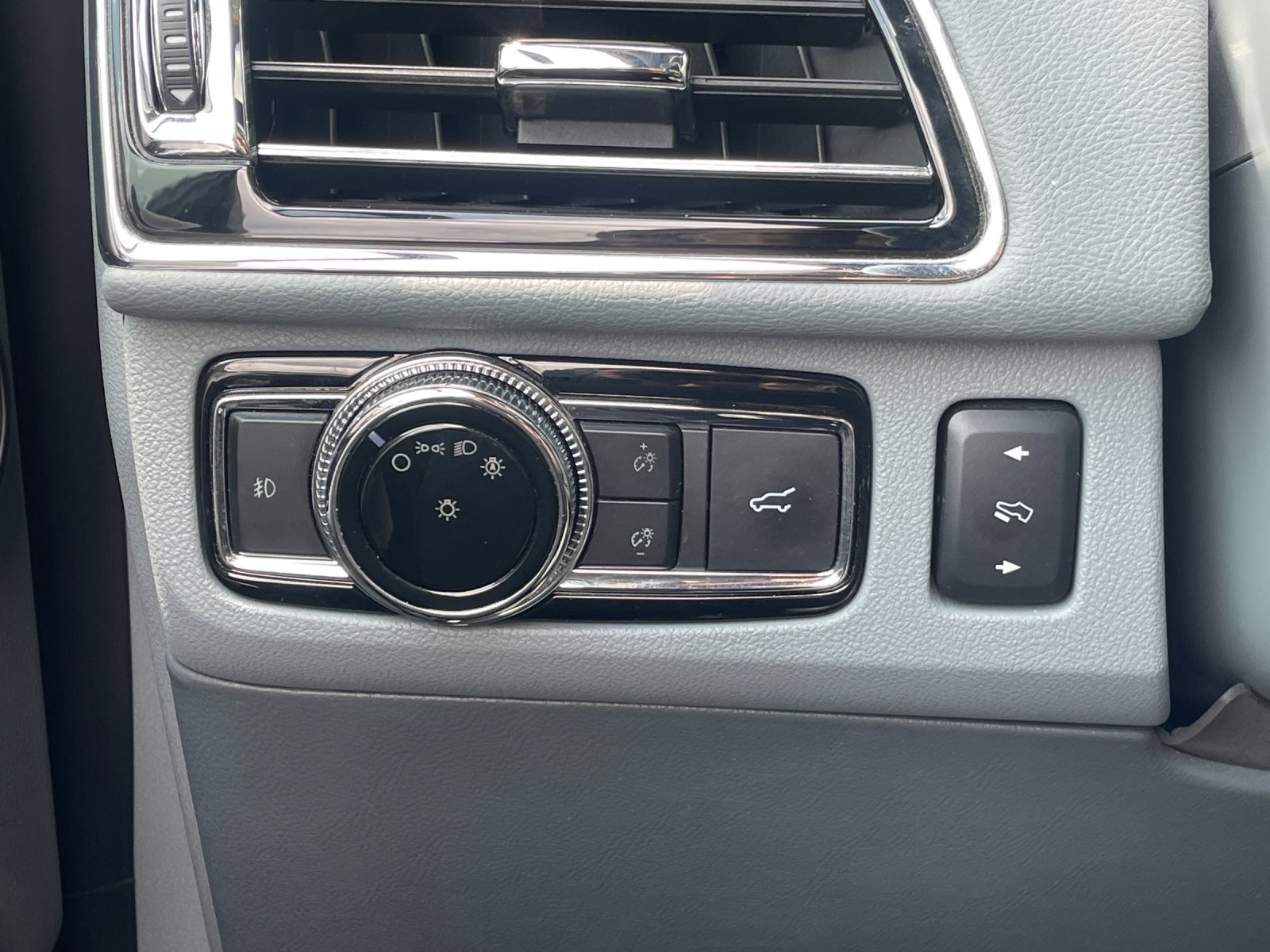 Used 2019 Black Lincoln Reserve image 33