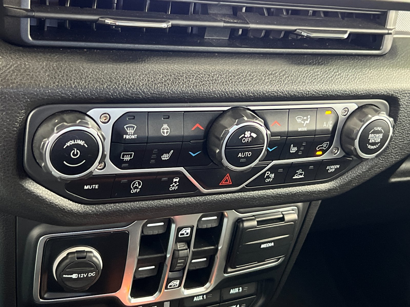 Used 2025 Blue Jeep Willys image 18