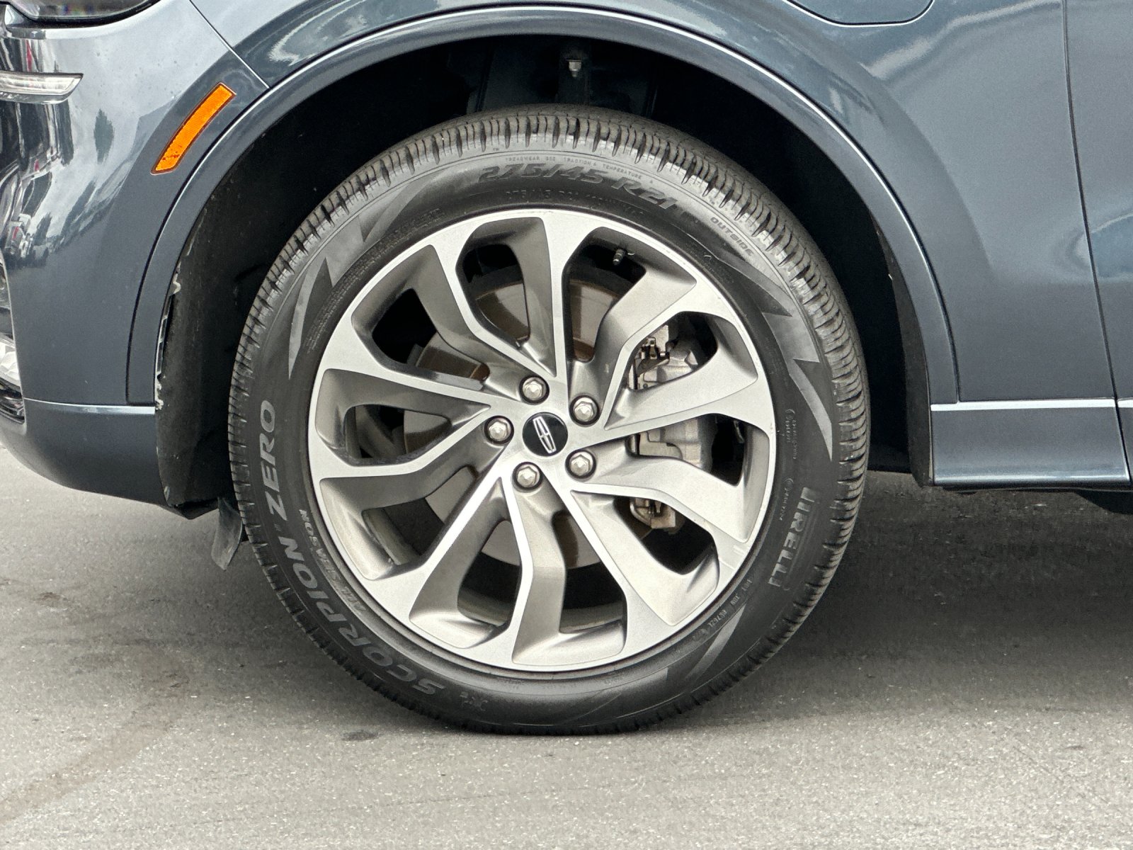 Used 2022 Blue Lincoln Grand Touring image 26