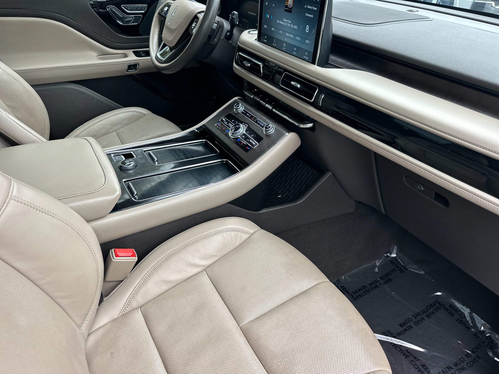 Used 2022 Blue Lincoln Grand Touring image 16