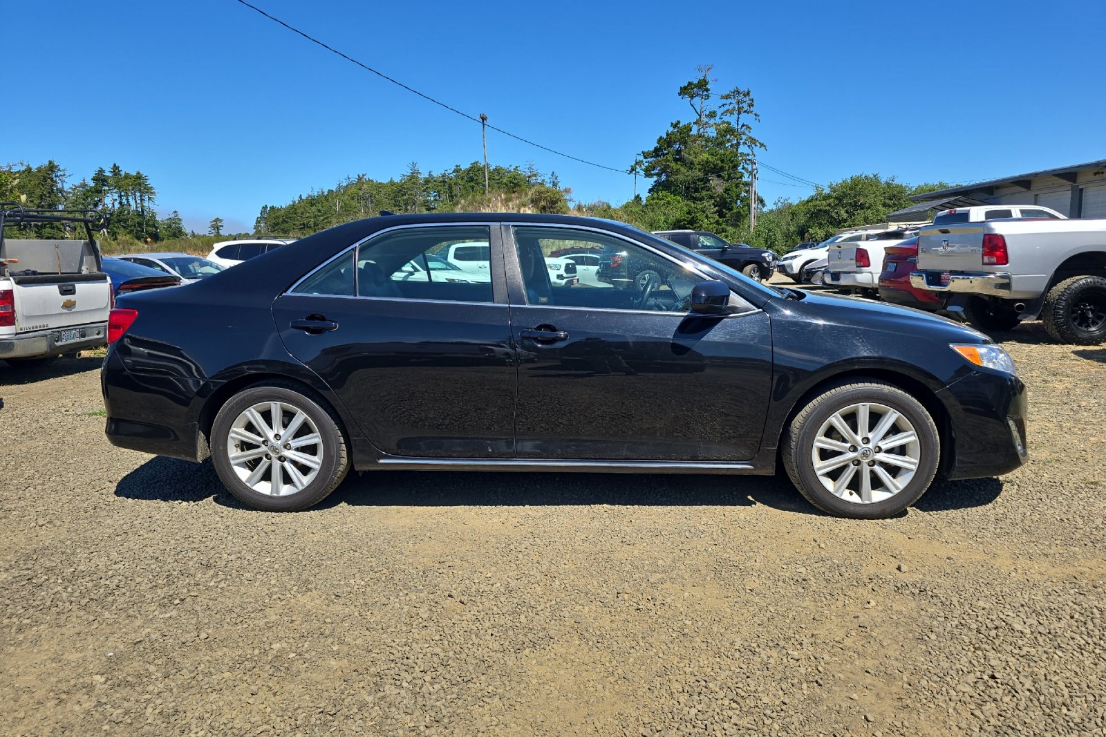 Used 2014 Black Toyota XLE image 4