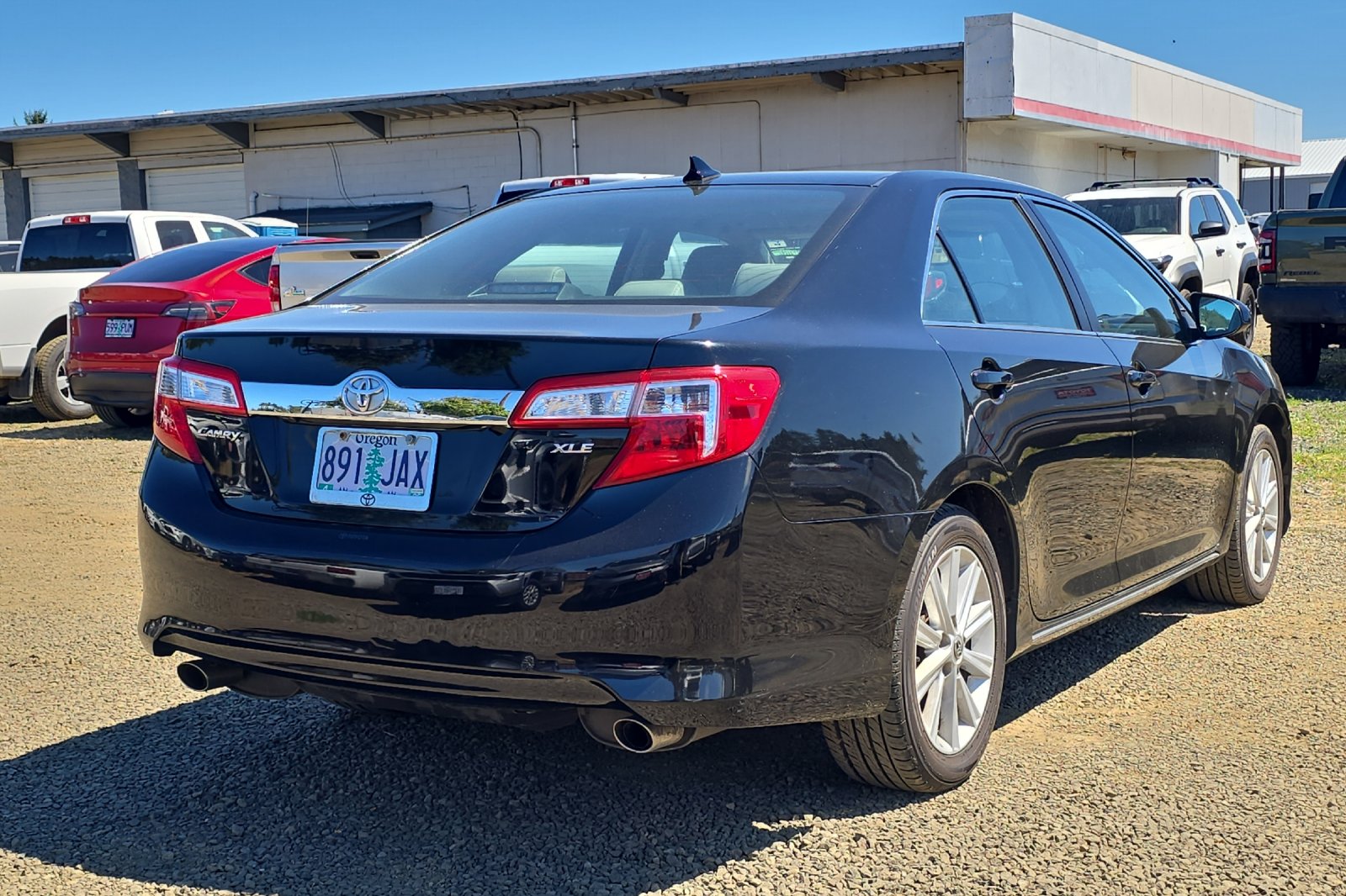Used 2014 Black Toyota XLE image 5