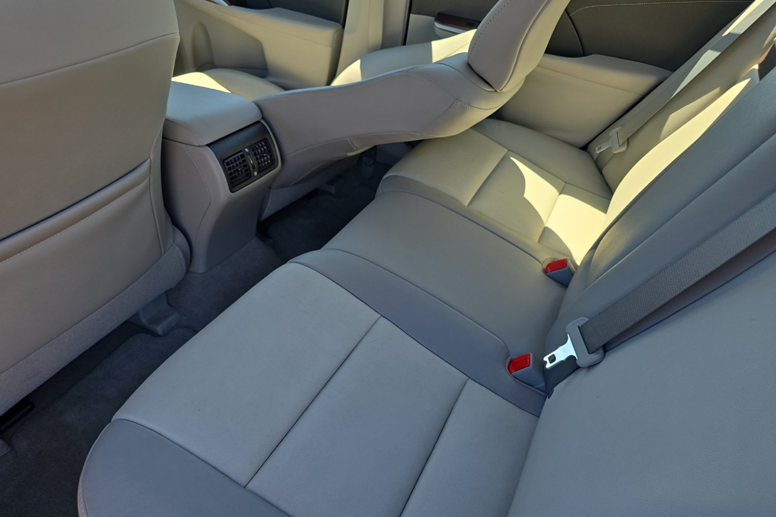 Used 2014 Black Toyota XLE image 8