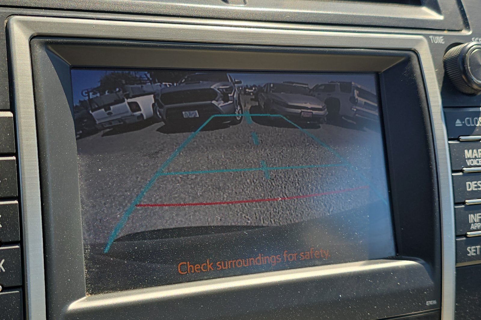 Used 2014 Black Toyota XLE image 10