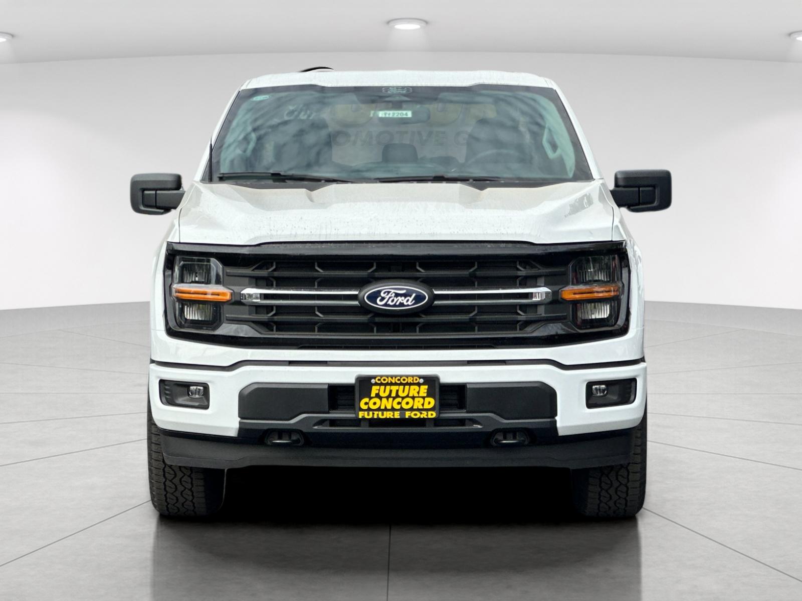 New 2026 Oxford White Ford XLT image 8