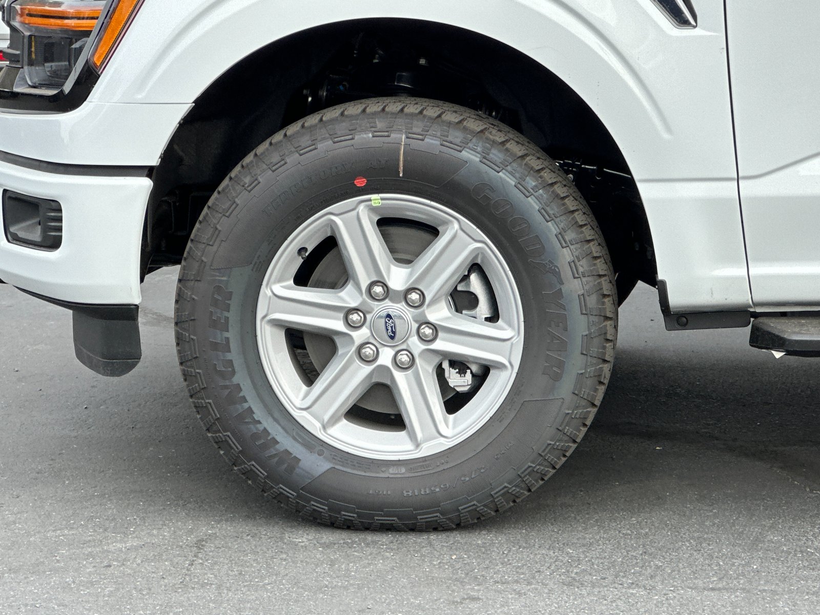 New 2026 Oxford White Ford XLT image 22