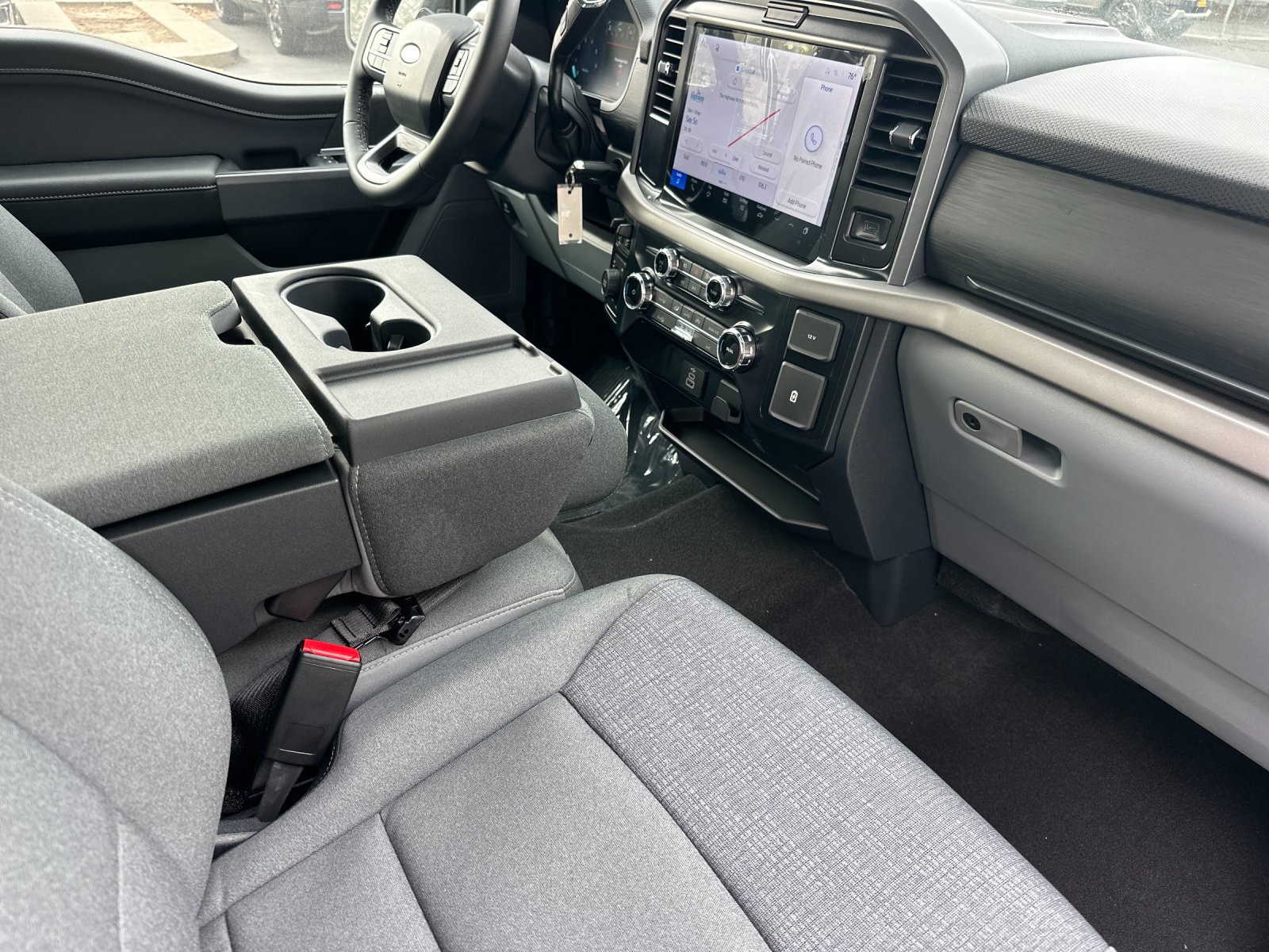 New 2026 Oxford White Ford XLT image 14