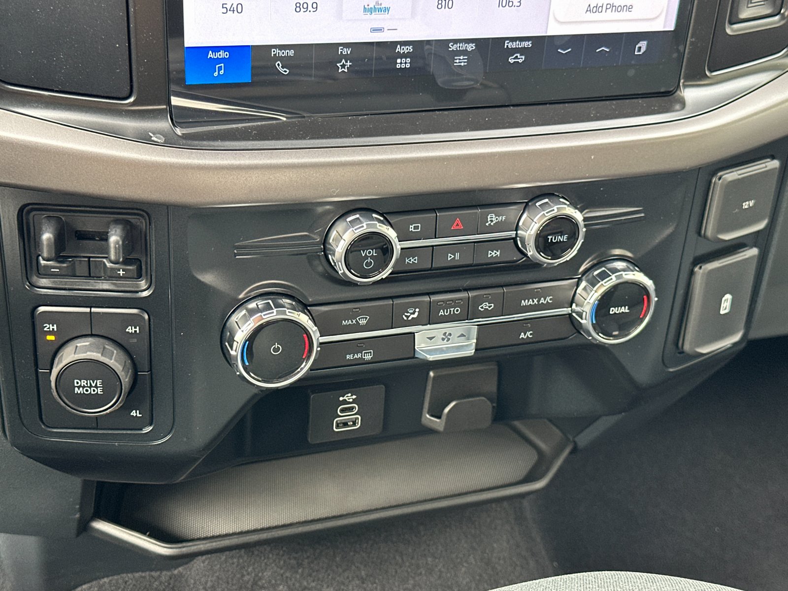 New 2026 Oxford White Ford XLT image 18