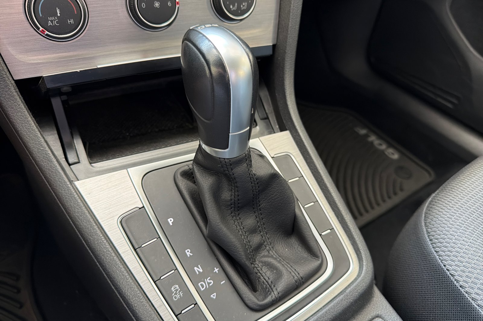 Used 2017 Silver Volkswagen S image 21