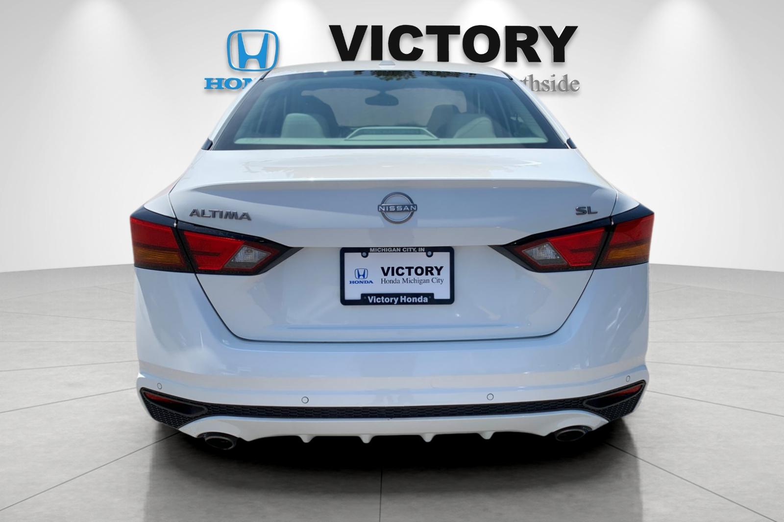 Used 2024 White Nissan 2.5 SL image 4