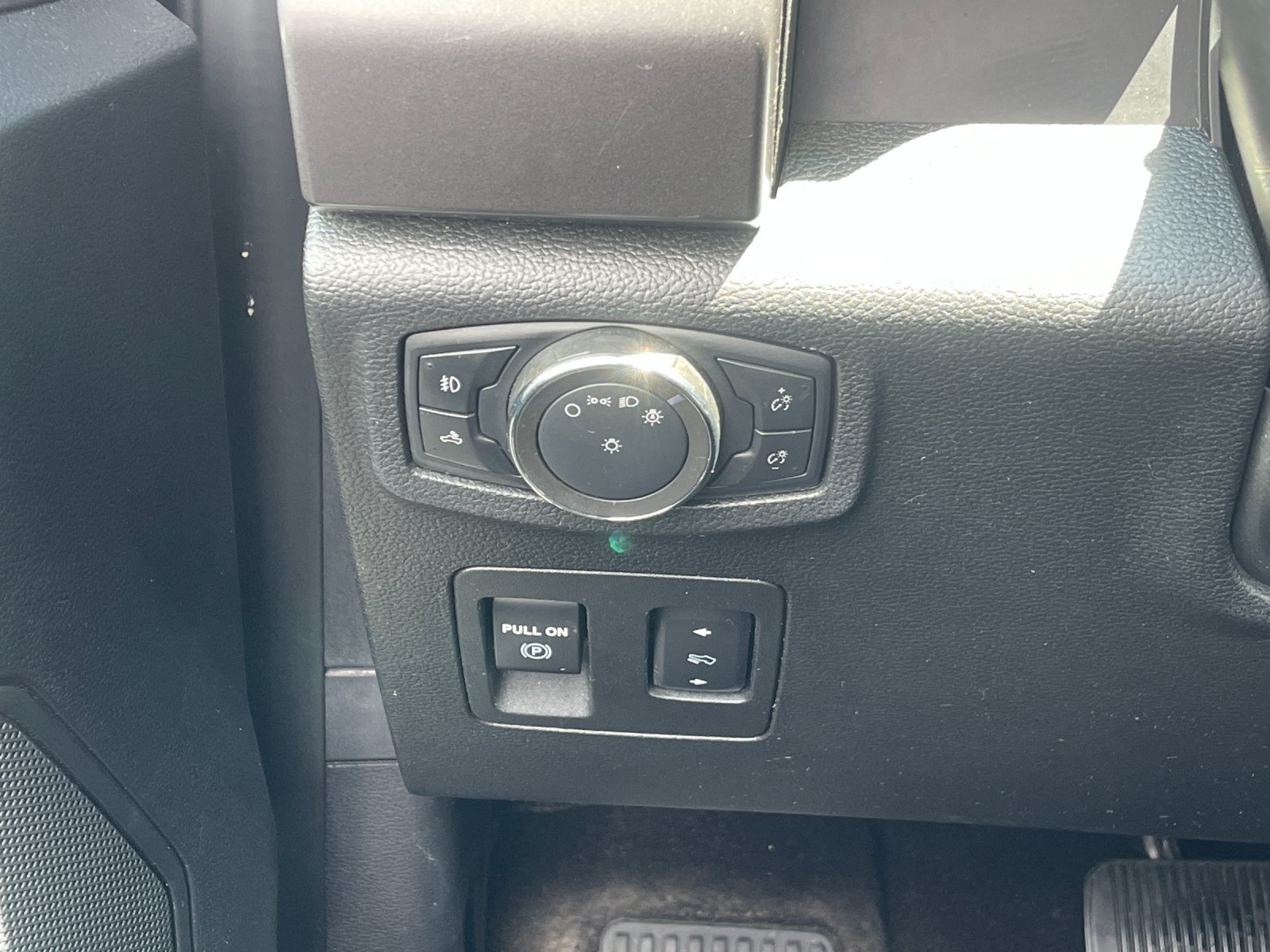 Used 2020 Gray Ford XLT image 29