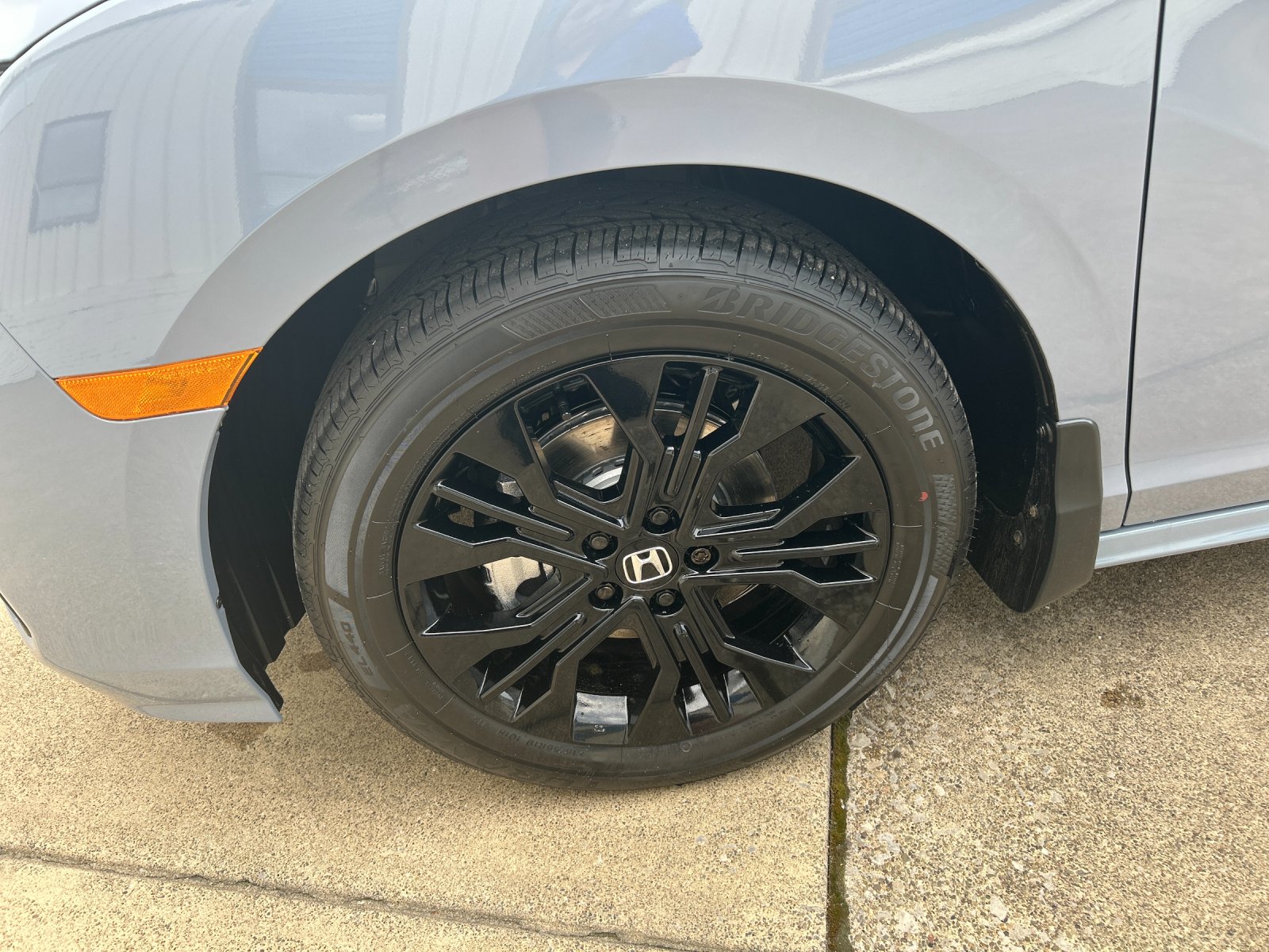 New 2026 Sonic Gray Pearl Honda Sport-L image 9