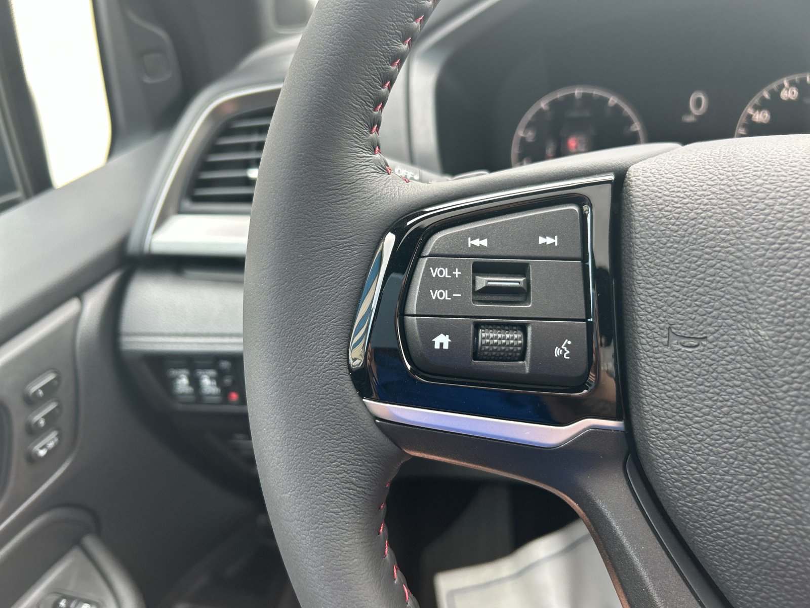 New 2026 Sonic Gray Pearl Honda Sport-L image 30