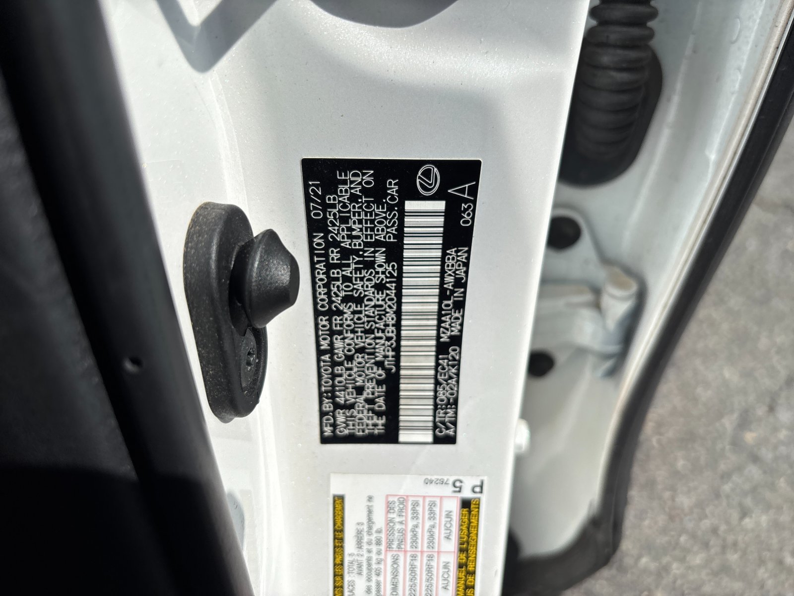 Used 2021 Eminent White Pearl Lexus UX 200 image 12