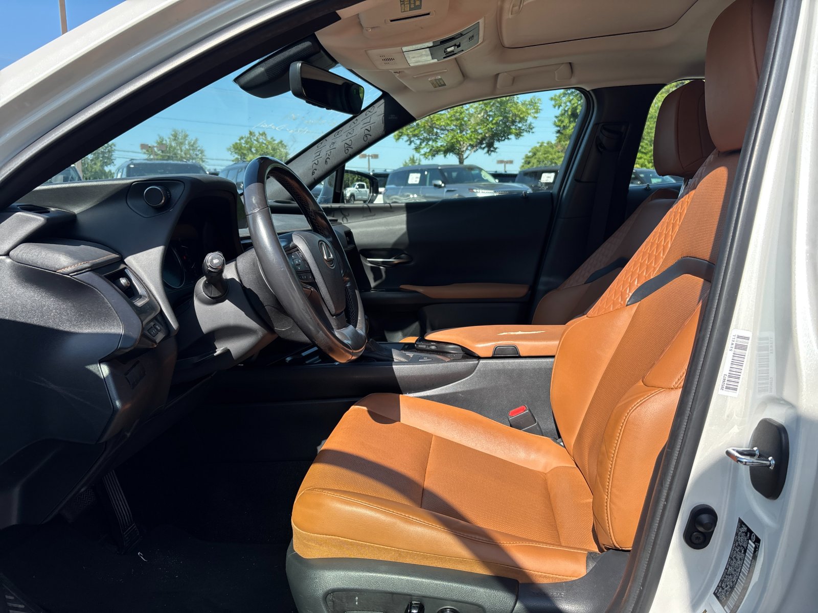 Used 2021 Eminent White Pearl Lexus UX 200 image 15