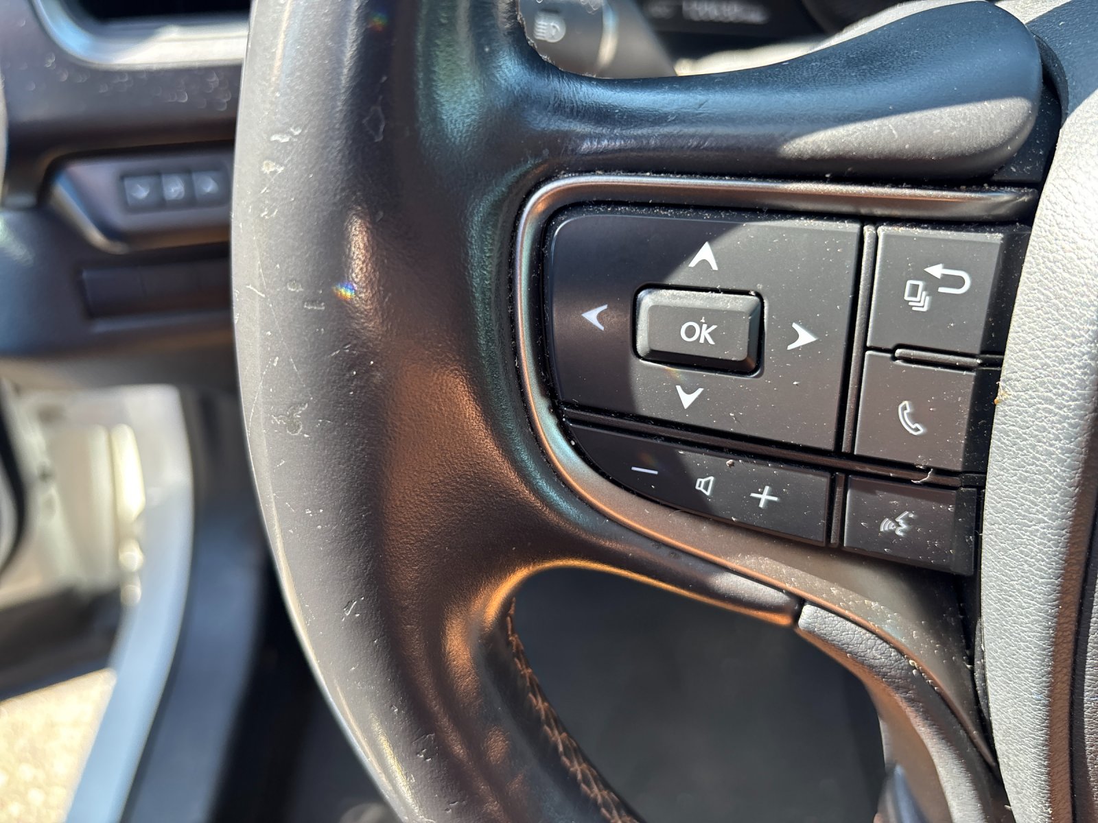 Used 2021 Eminent White Pearl Lexus UX 200 image 19