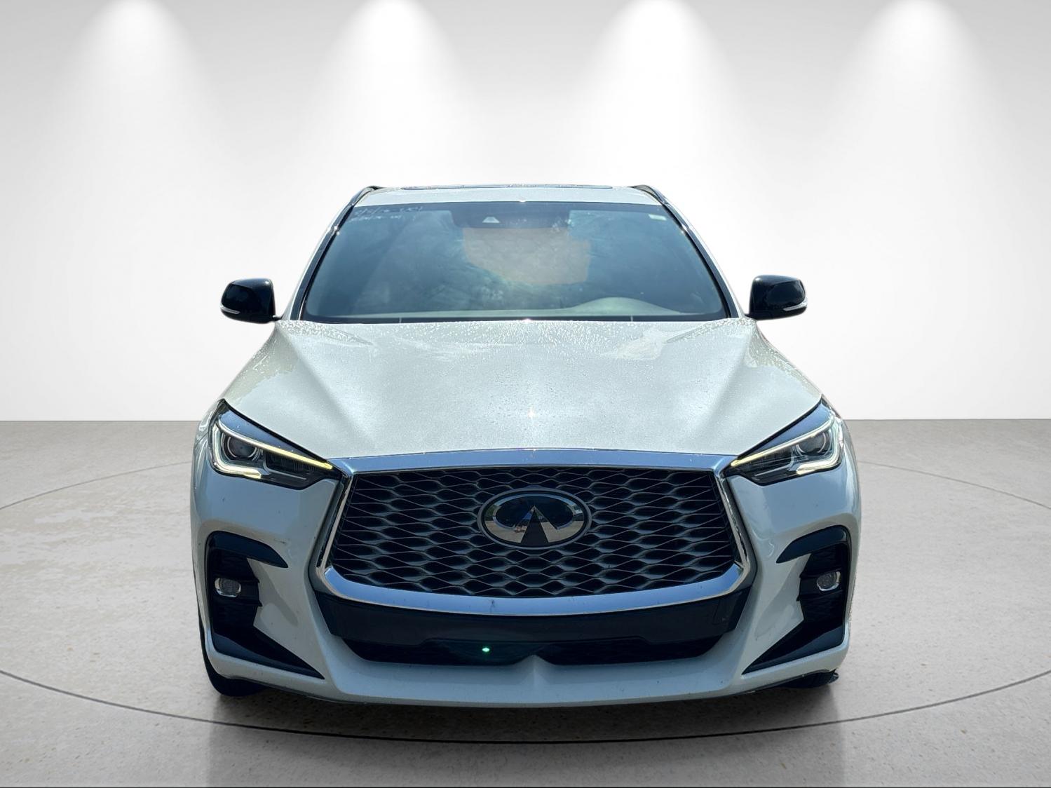 Used 2023 Majestic White INFINITI LUXE image 8
